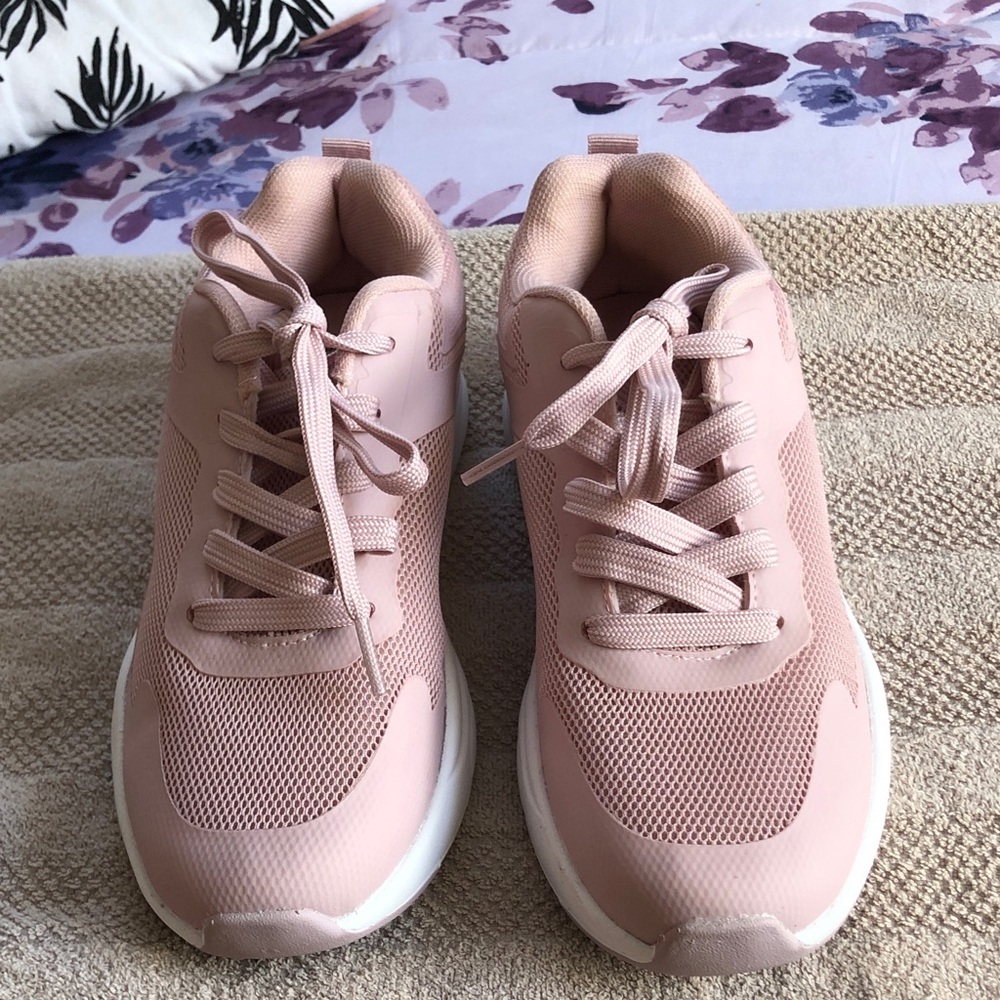 Stylish Pink Women's Sneakers